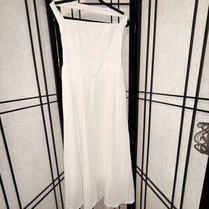 Elegant White Sleeveless Dress